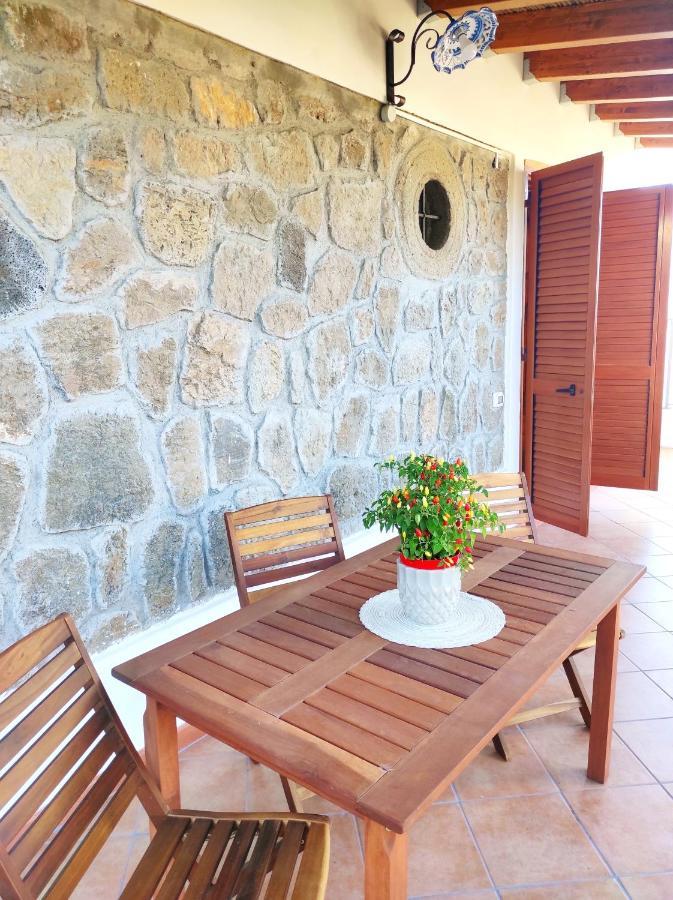 Holiday Home Mennulita 利帕里 外观 照片