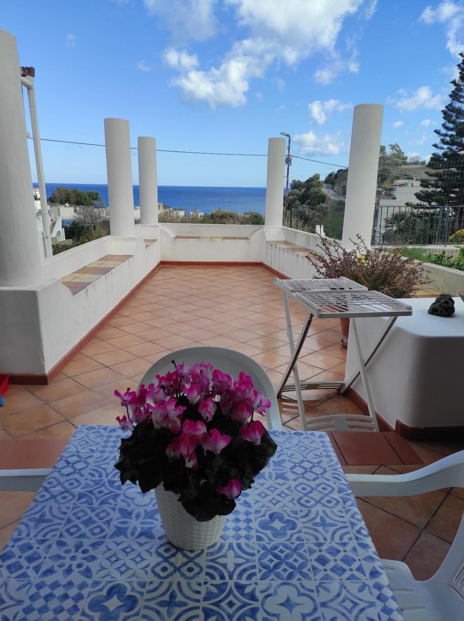 Holiday Home Mennulita 利帕里 外观 照片
